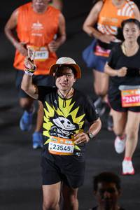 BIB: 136, 23545, 2639
                            <button type="button" onclick="openModal(23016771)" class="btn btn-primary btn-sm float-right btn-popup" data-toggle="modal" data-target=".modal-high-quality">
                        <i class="fas fa-shopping-cart"></i> Add to Cart
                    </button>
                                            <button type="button" onclick="isThisMe(23016771, true)" class="btn btn-success btn-sm float-right btn-popup btn-isme hidden" data-toggle="tooltip" data-placement="bottom" title="นี่คือรูปของคุณใช่ไหม คลิกที่นี่เพื่อเอาเข้าอัลบั้ม">
                        <i class="fas fa-plus"></i> Add to album
                    </button>
                    <button type="button" onclick="isThisMe(23016771, false)" class="btn btn-warning btn-sm float-right btn-popup btn-isnotme hidden">
                        <i class="fas fa-ban"></i> Remove from album
                    </button>